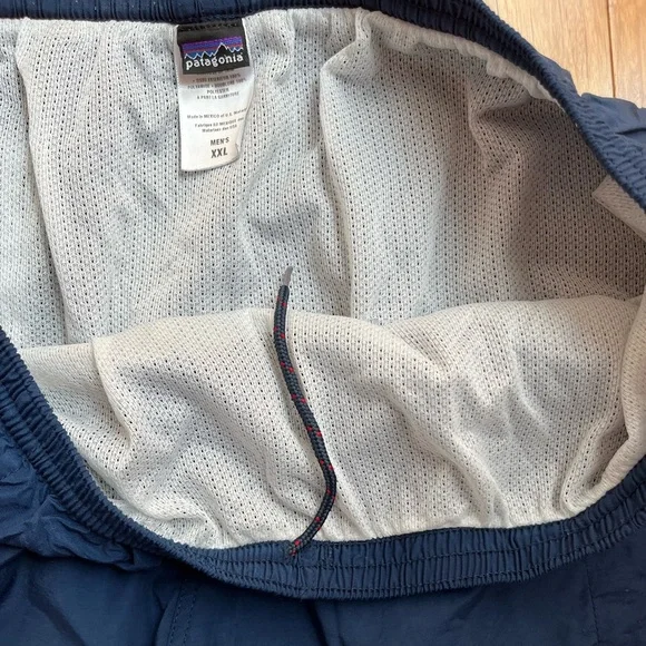 Patagonia Men’s swim trunks Navy Size XXL - Picture 4 of 5
